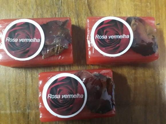 Rosa Vermelha - 100% Natural com Pétalas de Rosas