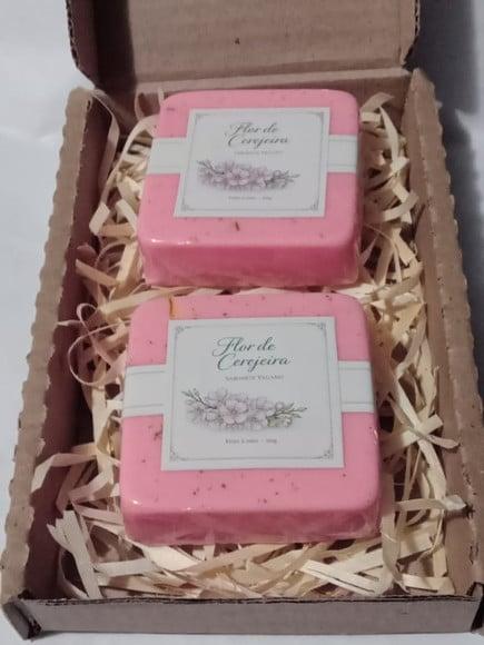 Sabonete Vegano - Caixa Rústica - Flor de Cerejeira