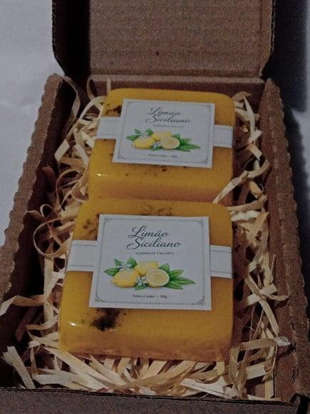 Sabonete Vegano - Caixa Rústica - Flor de Laranjeira