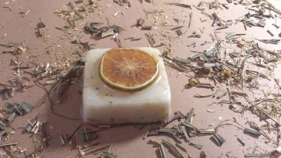 Sabonete Vegano Laranja e Flor de Calêndula