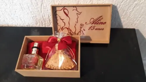 15 Anos - Personalizada - Caixinha Luxo