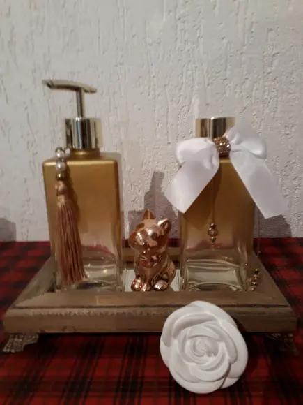 Conjunto Lavabo Luxo -dourado com Madeira