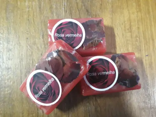 Rosa Vermelha - 100% Natural com Pétalas de Rosas