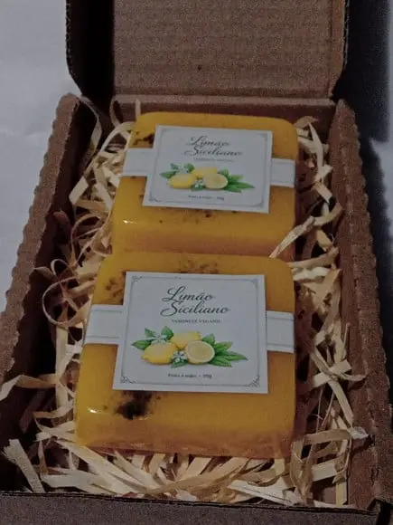 Sabonete Vegano - Caixa Rústica - Flor de Laranjeira