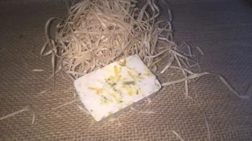 Sabonete Vegano de Calêndula com Laranja
