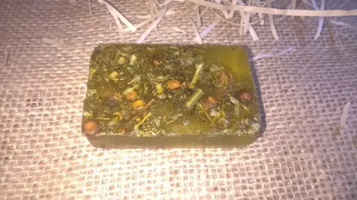 Sabonete Vegano de Camomila e Erva Doce
