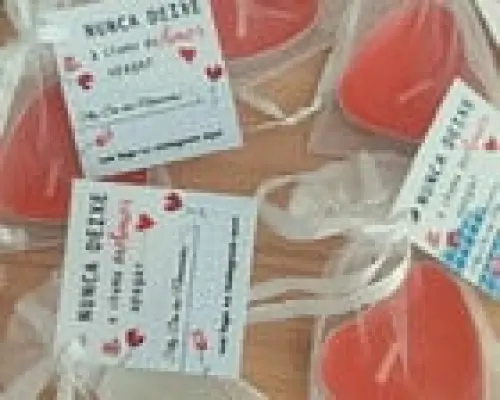 Saquinho de Organza Mini Vela de Coração Dia dos Namorados