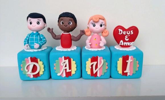 Cubos de mdf com biscuit personalizado