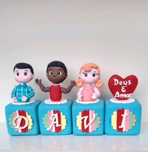 Cubos de mdf com biscuit personalizado