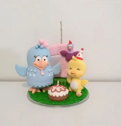 Topo de bolo biscuit galinha pintadinha