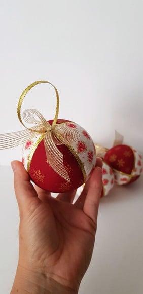Bolas de Natal em patchwork