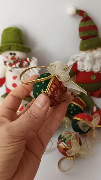 Bolas de Natal em patchwork