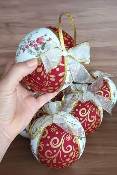 Bolas de Natal em Patchwork