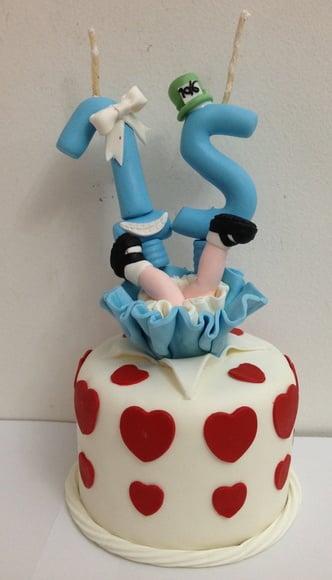 Topo de bolo Alice