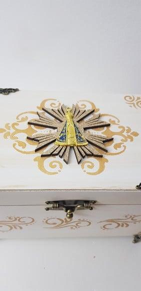 Urna para Cinzas Branco com Ouro Velho Nsa. Sra. Aparecida