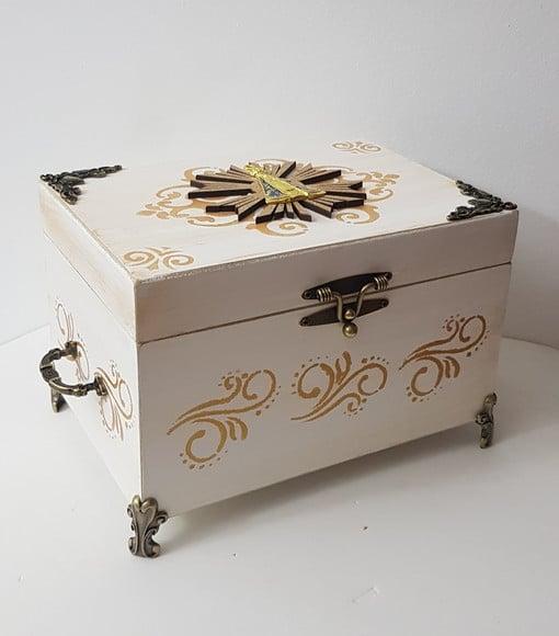 Urna para Cinzas Branco com Ouro Velho Nsa. Sra. Aparecida