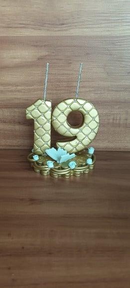 Vela 19 Anos Dourada