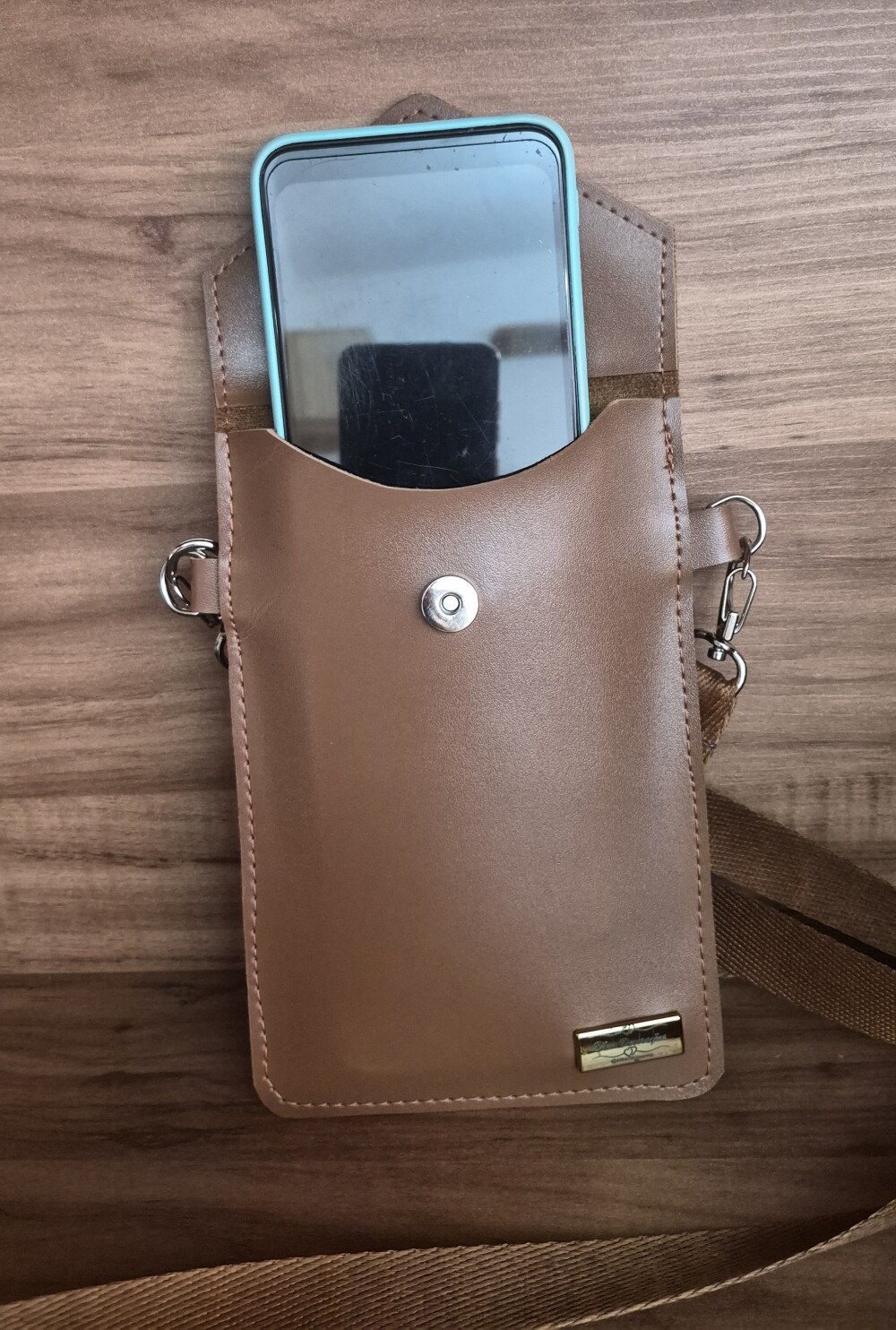 Porta celular em couro montana