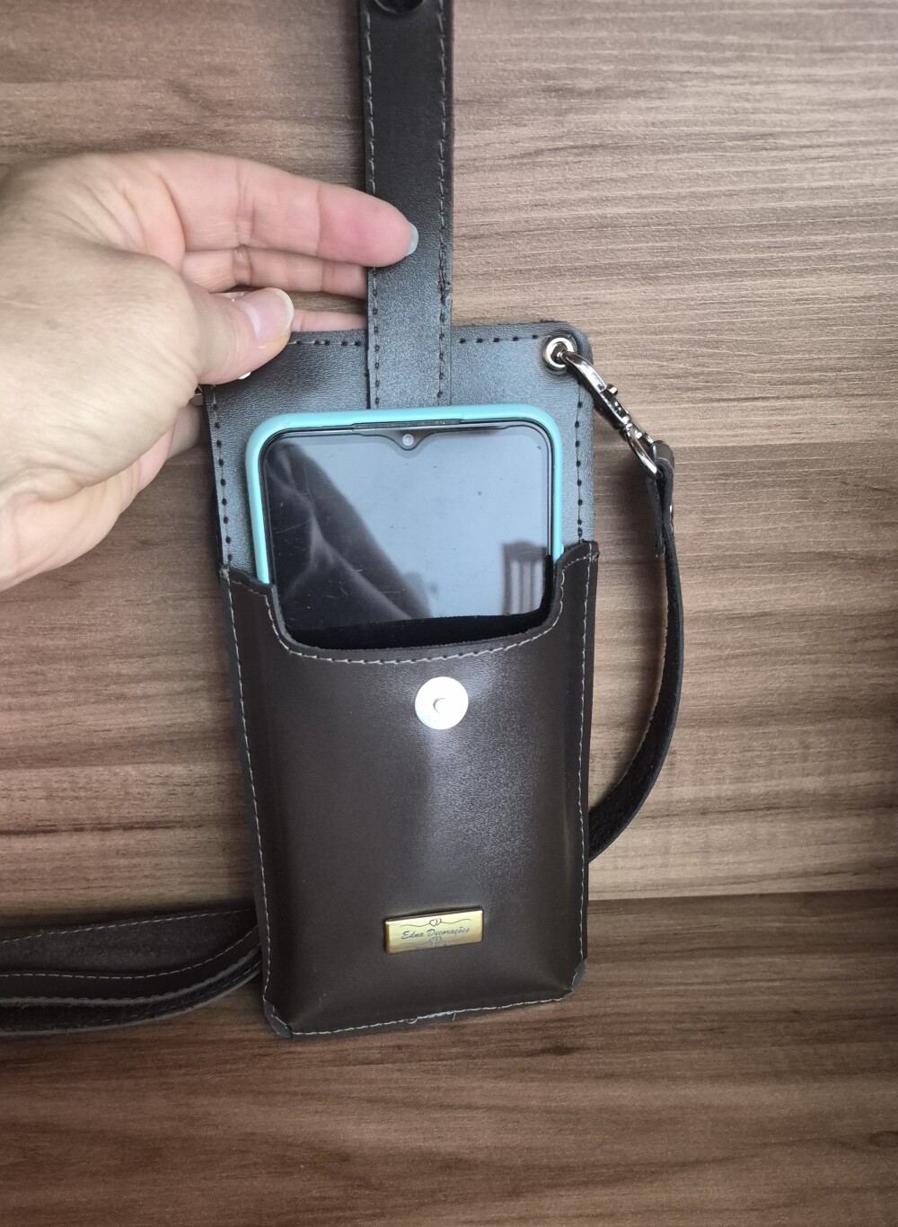Porta celular em couro montana marrom