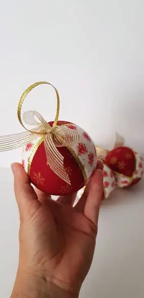 Bolas de Natal em patchwork