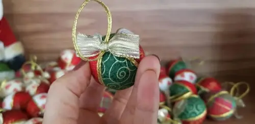 Bolas de Natal em patchwork