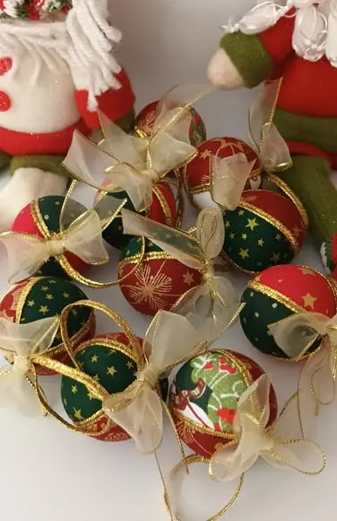 Bolas de Natal em patchwork
