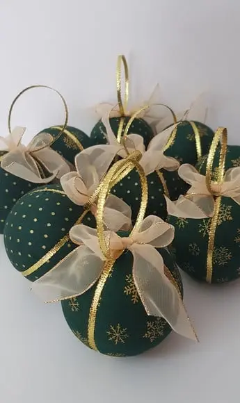 Bolas de Natal em patchwork