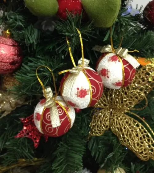 Bolas de Natal em patchwork
