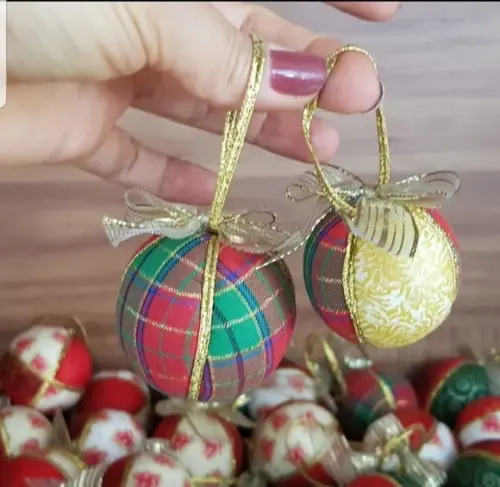 Bolas de Natal em Patchwork