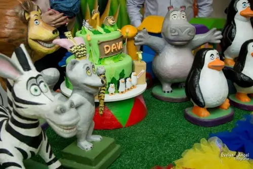 Bolo Bichos Safari Locação