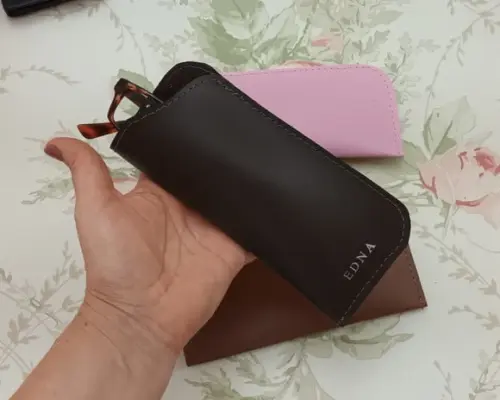 Porta Óculos + Chaveiro em Couro Personalizado