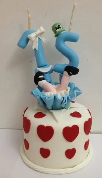 Topo de bolo Alice