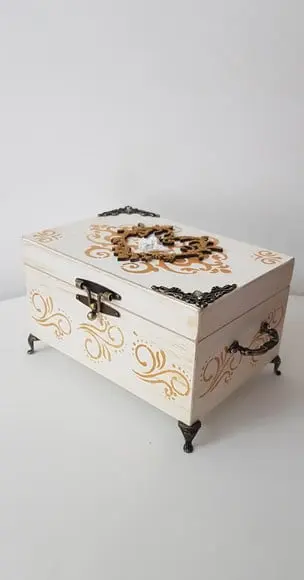Urna para cinzas Anjinho Branco com ouro velho