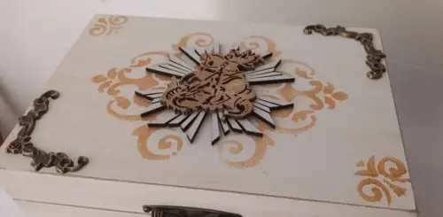 Urna para cinzas São Jorge Branco com ouro velho