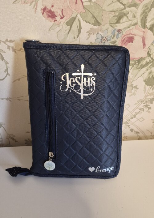 Capa de bíbia em corino personalizada
