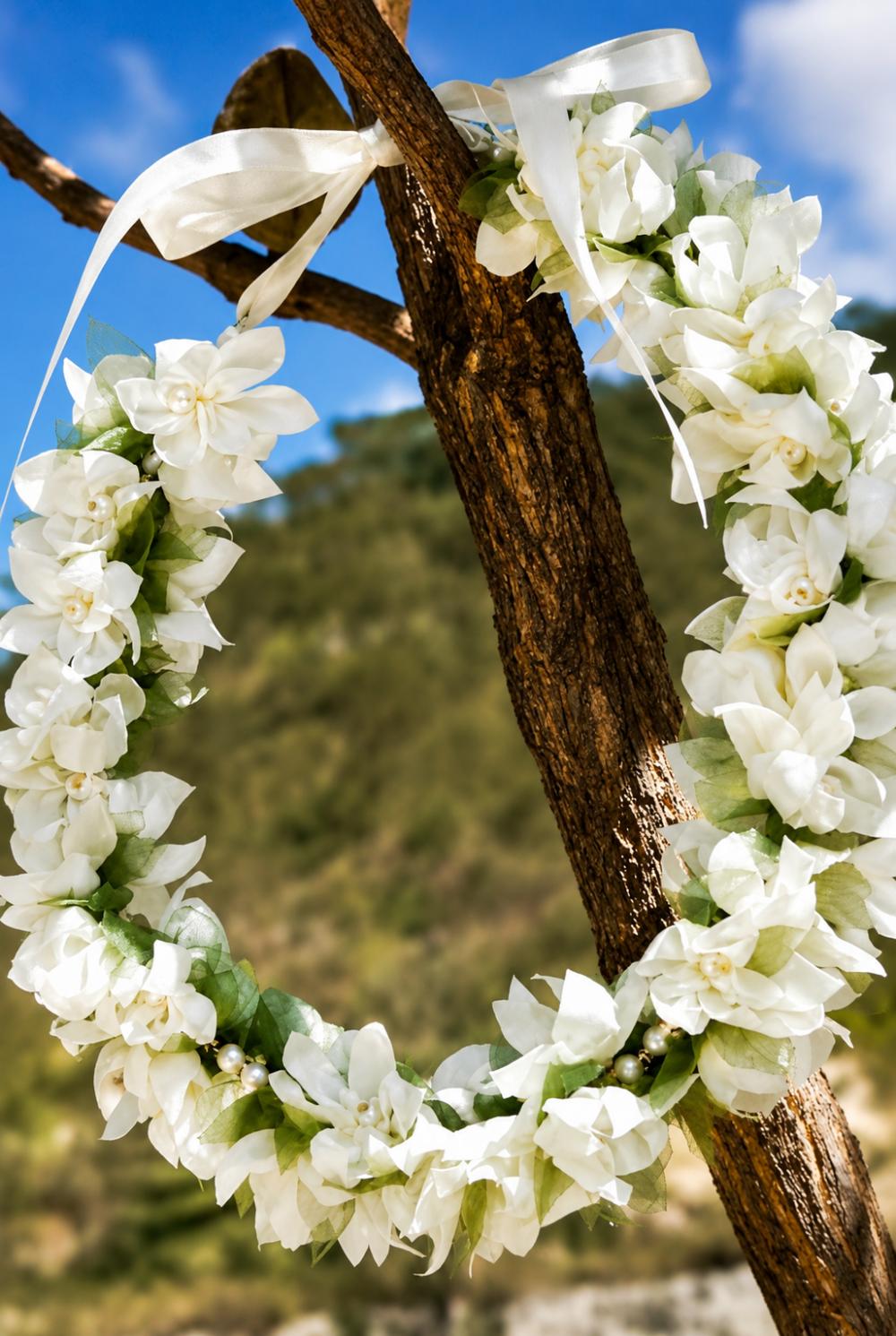 Coroa de Flores Branca com Pérolas