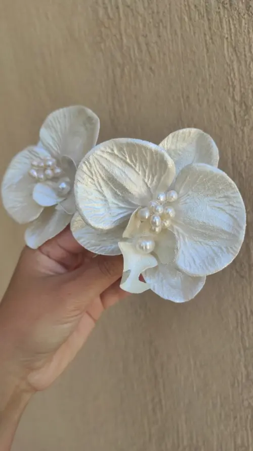 Hairpin Orquídea Esplendore com Pérolas de Água Doce e Cristai