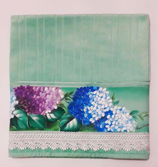 Toalha de Banho Pintada à Mão - Guipir Hortênsias
