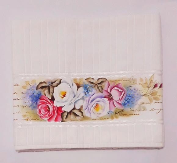 Toalha de Banho Pintada à Mão - Rosas e Hortênsias