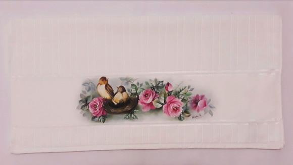 Toalha de Banho Pintada à Mão - Rosas e Pássaros