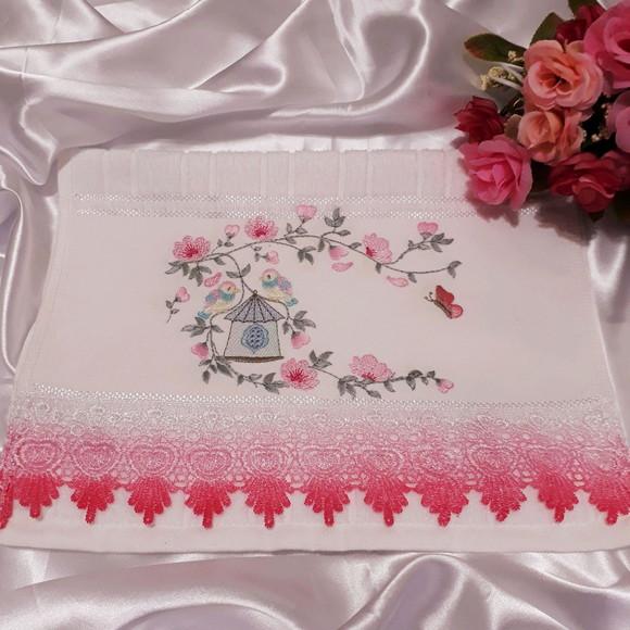 Toalha de Mão Lavabo Bordada - Flores e Casa de Passarinho