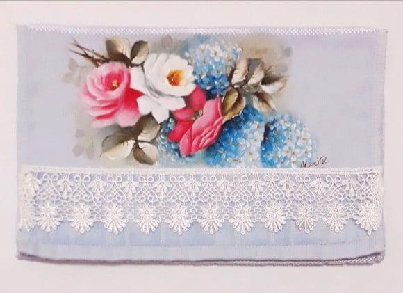 Toalha de Mão Lavabo Pintada à Mão - Rosas e Hortênsias