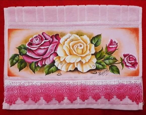 Toalha de Mão Lavabo Pintada à Mão - Rosas