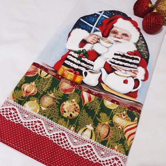 Pano de Copa ou Prato com Pintura à Mão - Papai Noel com Bolo