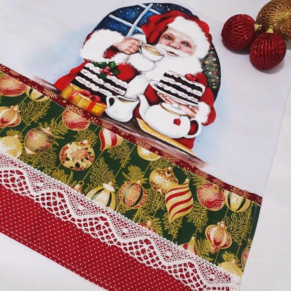 Pano de Copa ou Prato com Pintura à Mão - Papai Noel com Bolo