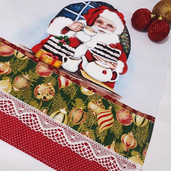 Pano de Copa ou Prato com Pintura à Mão - Papai Noel com Bolo