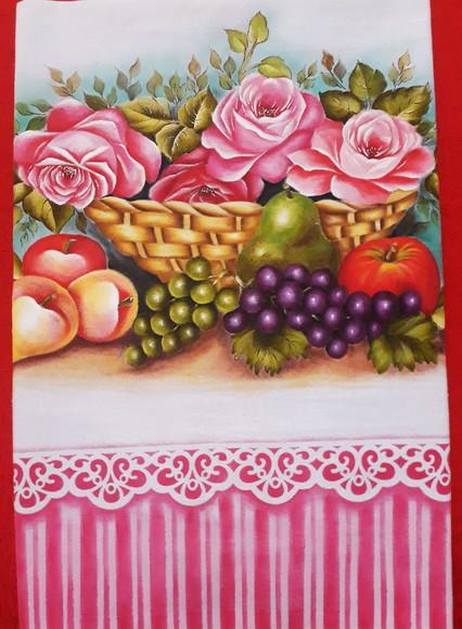Pano de Copa ou Prato Pintado à Mão - Cesta com Rosa e Fruta