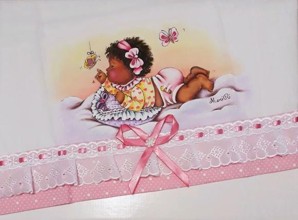 Fralda Passeio-menina Brincando com Borboleta