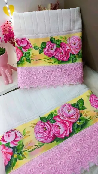 Jogo de Toalha Banho e Rosto com pintura à mão - Rosas