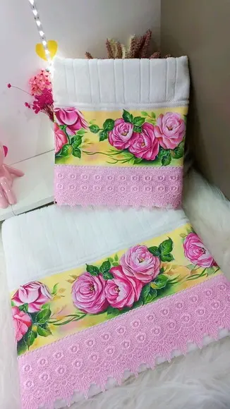 Jogo de Toalha Banho e Rosto com pintura à mão - Rosas